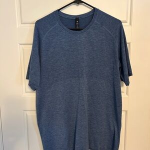Men’s large lululemon t-shirt